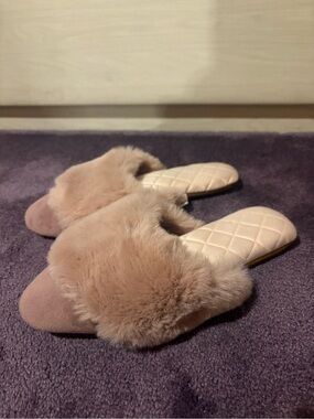 Ariana Bohling pink Plush Faux-Fur Slide Slippers. Size 8, new!!